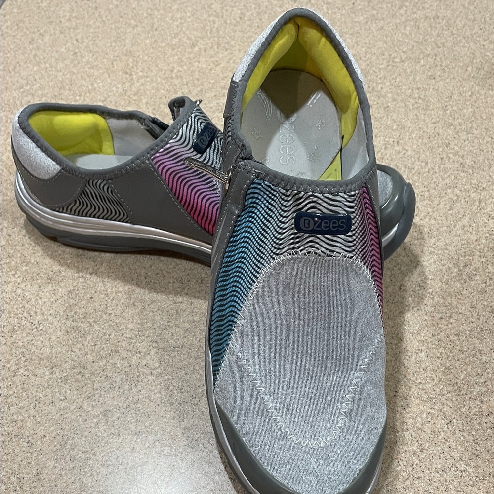 Bzees Women's Multicolor Slip-On Sneakers 8.5 W
